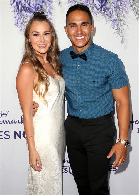 Carlos & Alexa (@penavega) Official